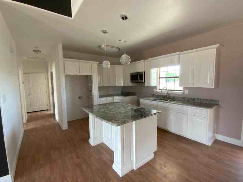 815 Alexander Dr - Photo 5 of 16