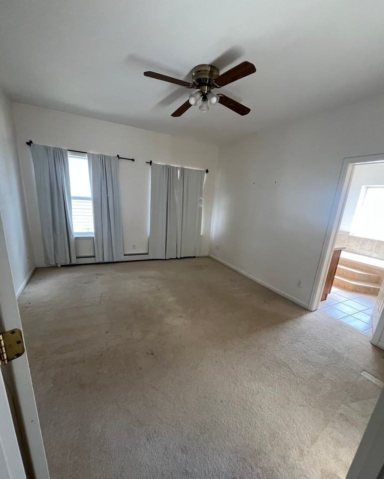 2040 Miami Rd - Photo 4 of 11