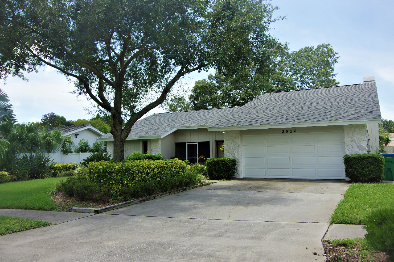 2528 Tradewinds Trl - Photo 3 of 12