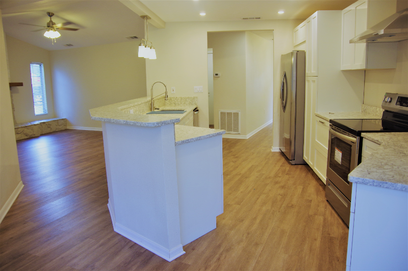 2528 Tradewinds Trl - Photo 7 of 12