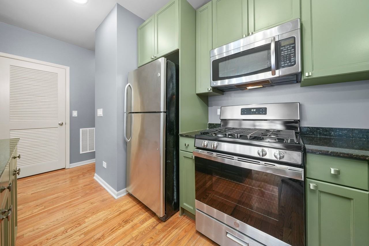 6617 S Ingleside Ave #3S - Photo 3 of 18