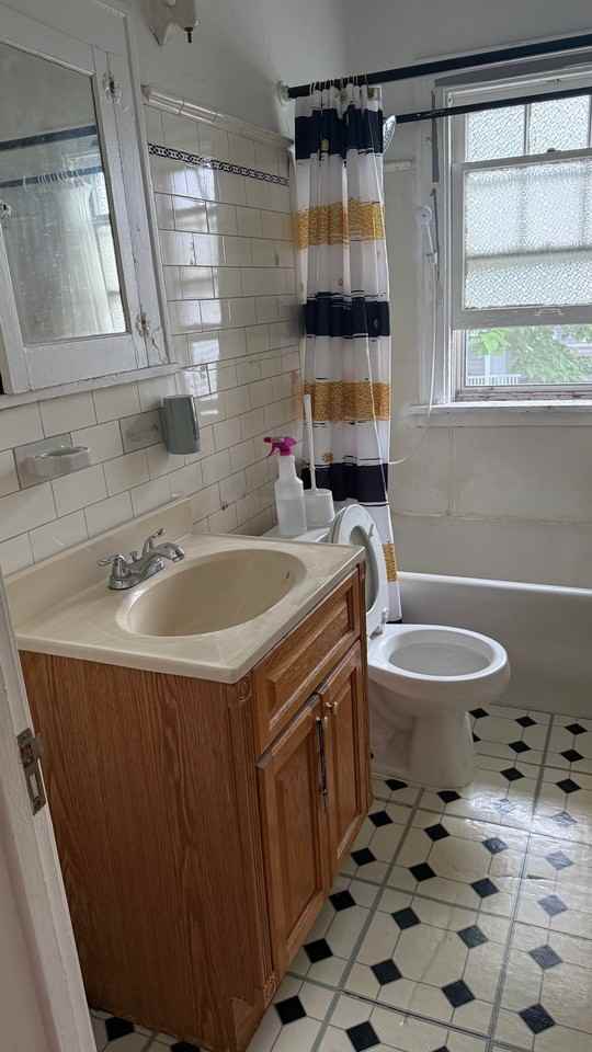 3558 Strathavon Rd #2 - Photo 5 of 10