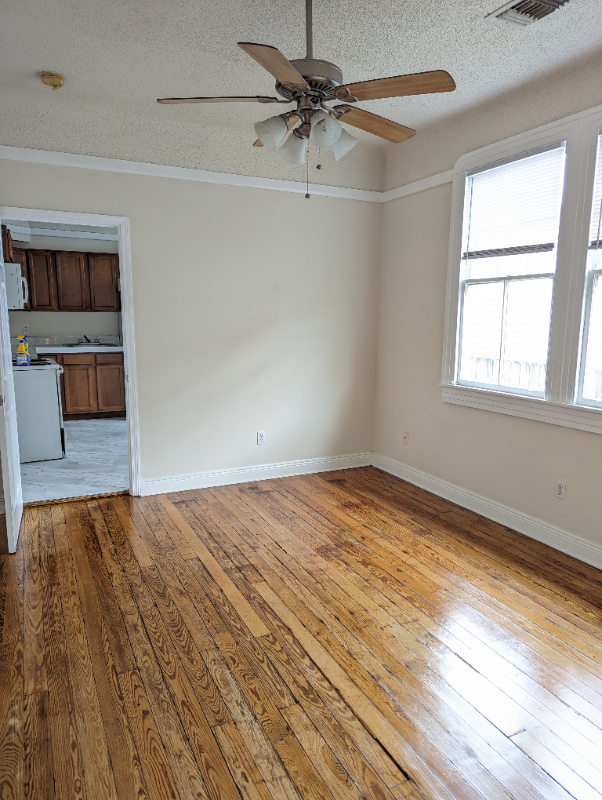2546 Myrtle St - Photo 4 of 8