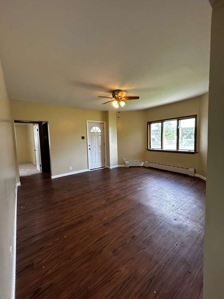 41 Fallbrook St - Photo 4 of 22