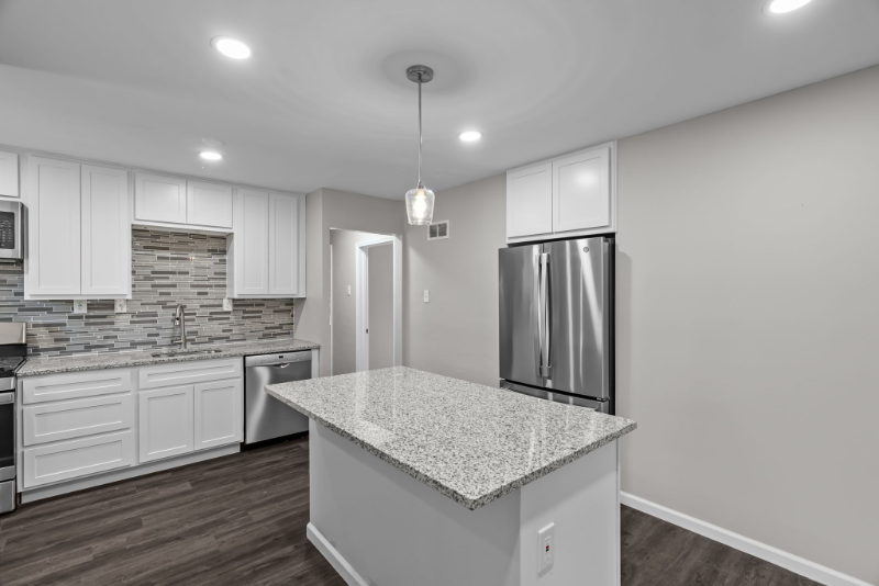 8977 Big Bend Blvd - Photo 7 of 20