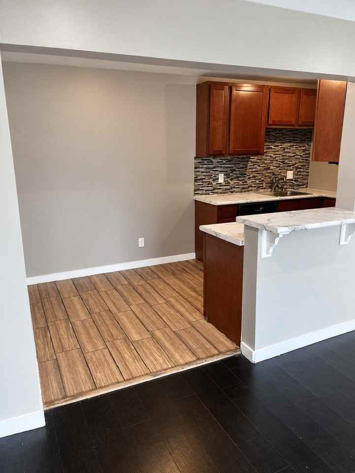 1201 Franklin Ave #12 - Photo 4 of 13