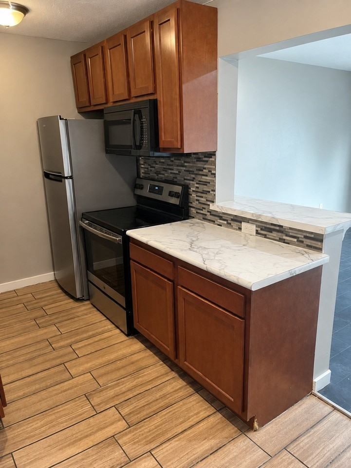 1201 Franklin Ave #12 - Photo 6 of 13