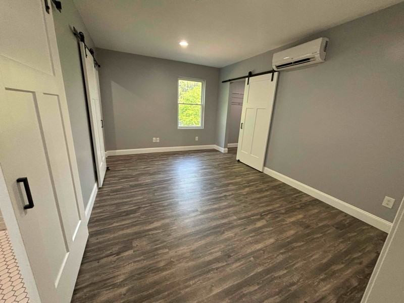 105 W Main St - Photo 6 of 9