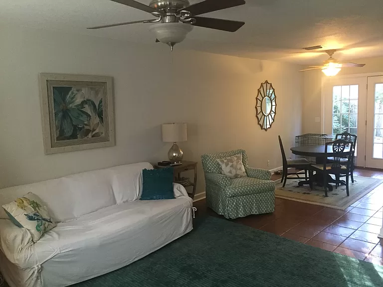 202 Island Dr - Photo 2 of 16