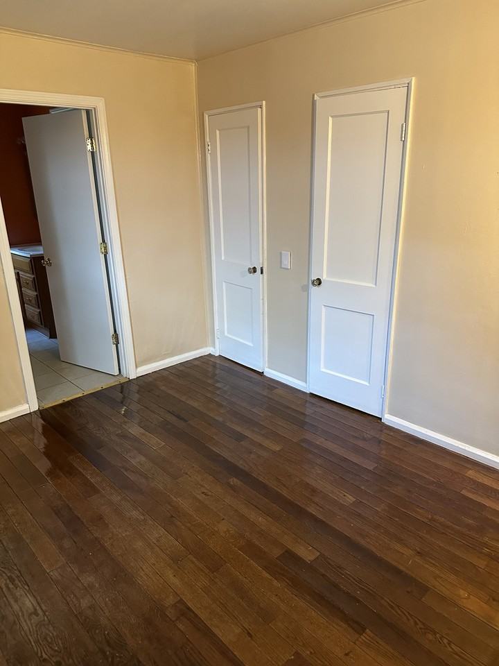 1608 E University St - Photo 6 of 18