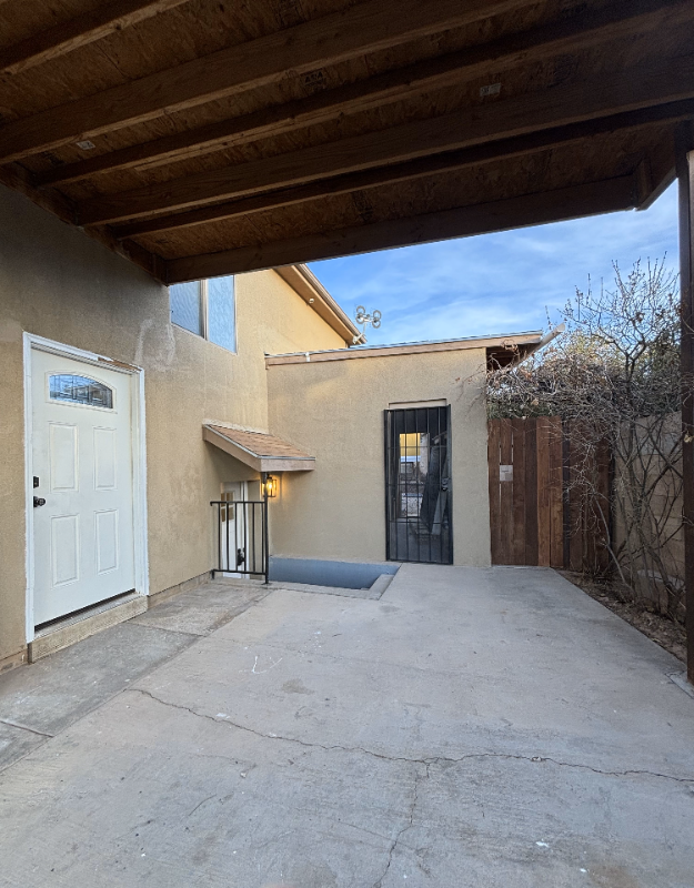 632 E Highway - Photo 3 of 28