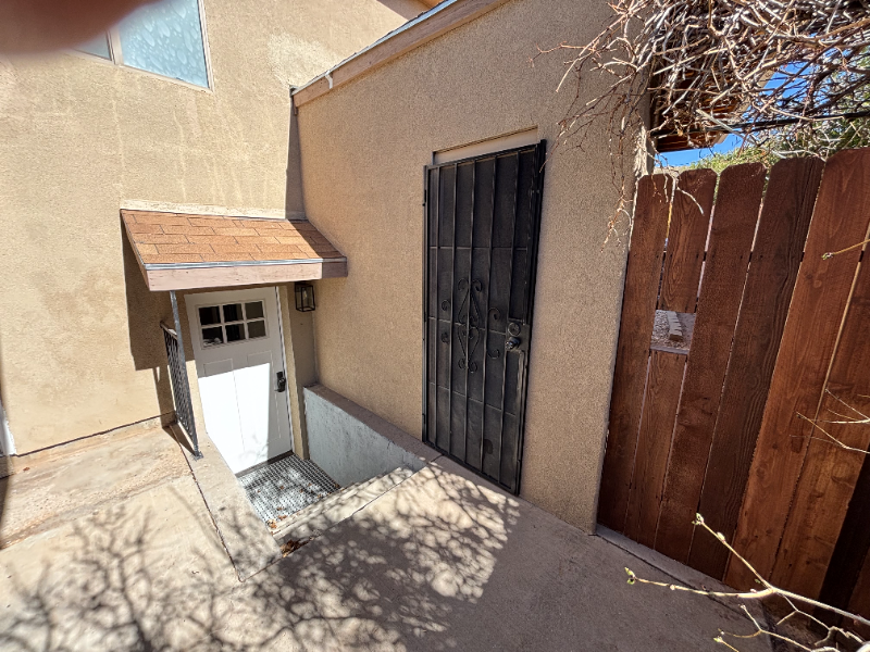 632 E Highway - Photo 4 of 28