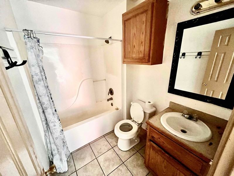 1305 Oak St #A - Photo 5 of 5