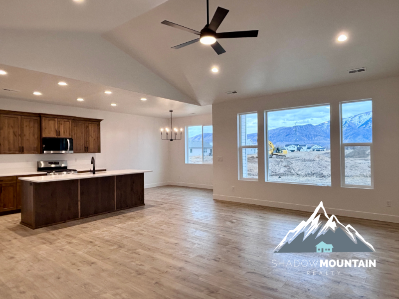 1355 Sw - Photo 3 of 14