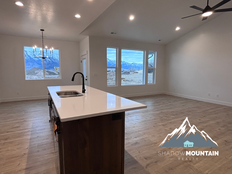 1355 Sw - Photo 4 of 14