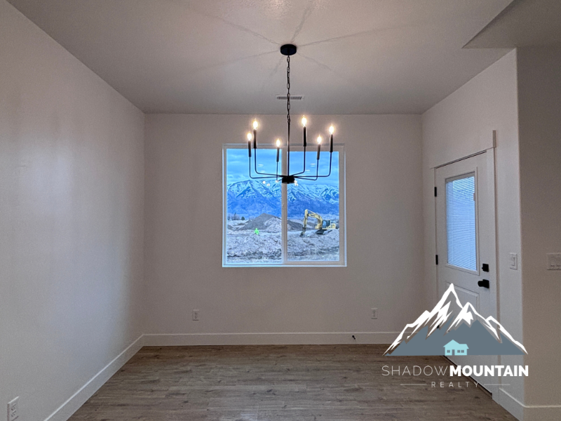 1355 Sw - Photo 5 of 14