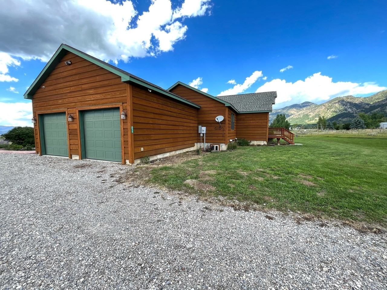 211 Hoback Dr - Photo 3 of 17