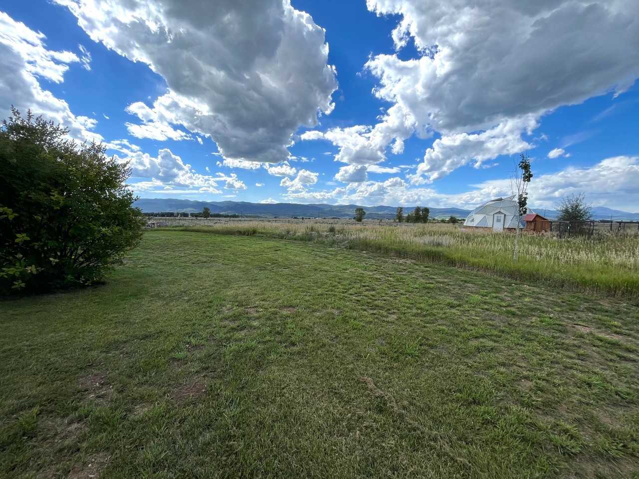 211 Hoback Dr - Photo 4 of 17