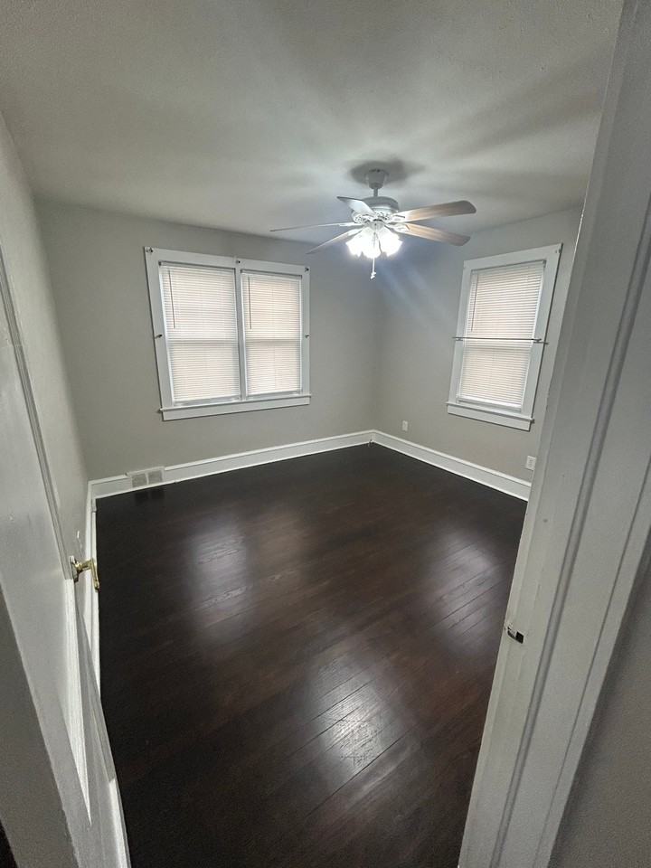 741 S East Ave - Photo 5 of 17