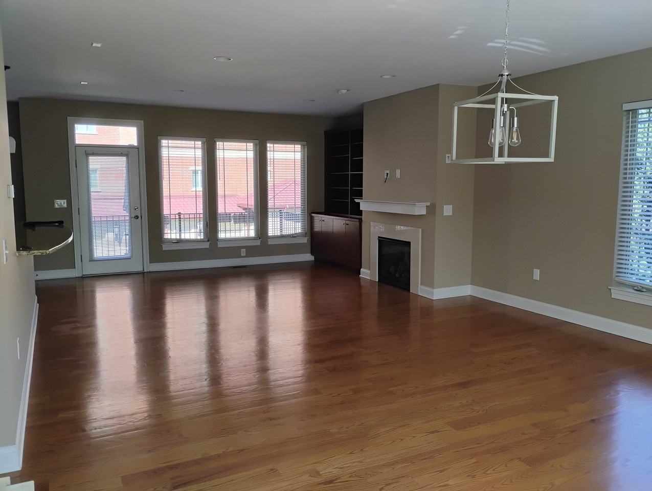 323 Eden Ave - Photo 3 of 19