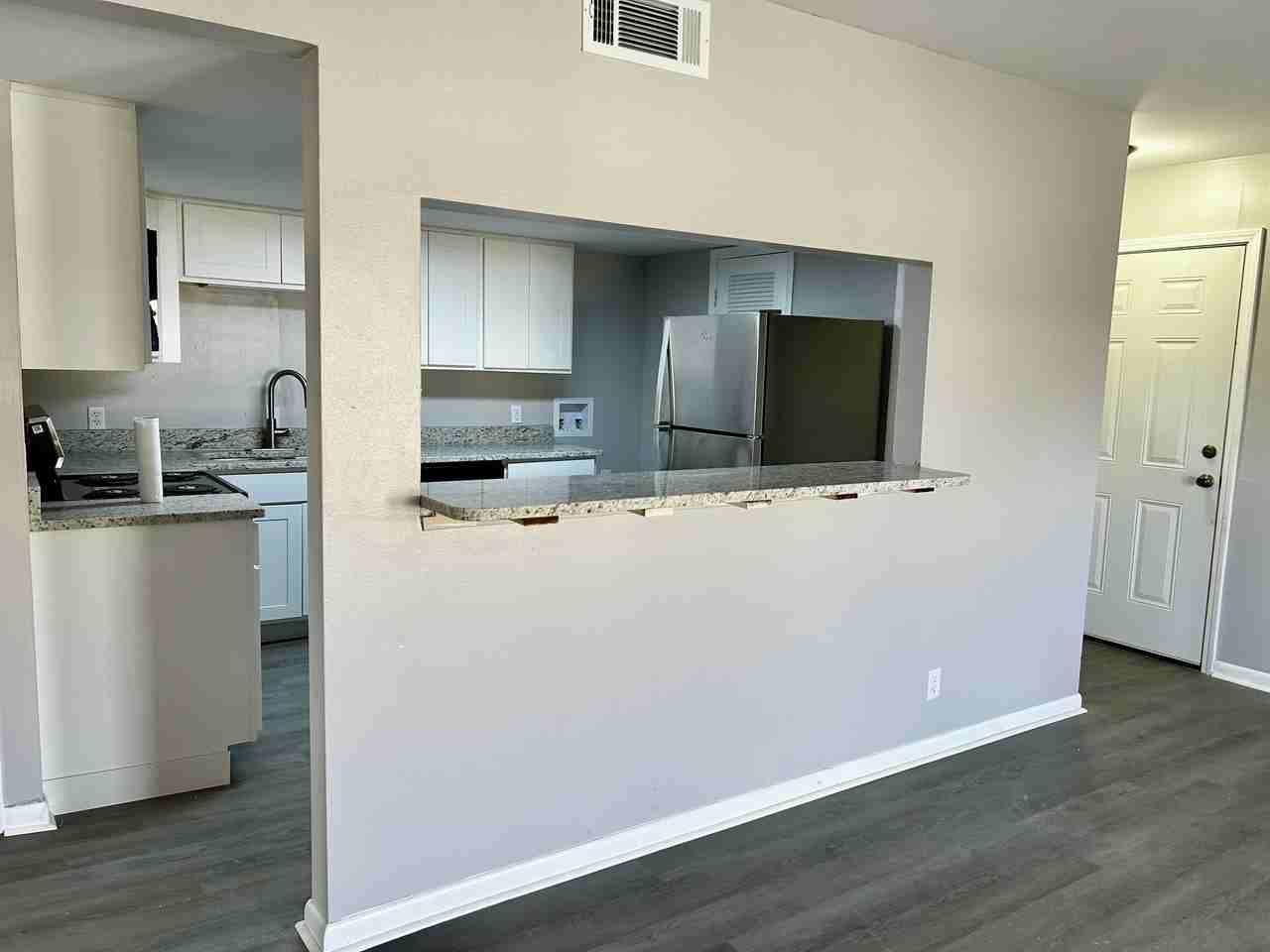 305 Green Briar St #24 - Photo 7 of 17