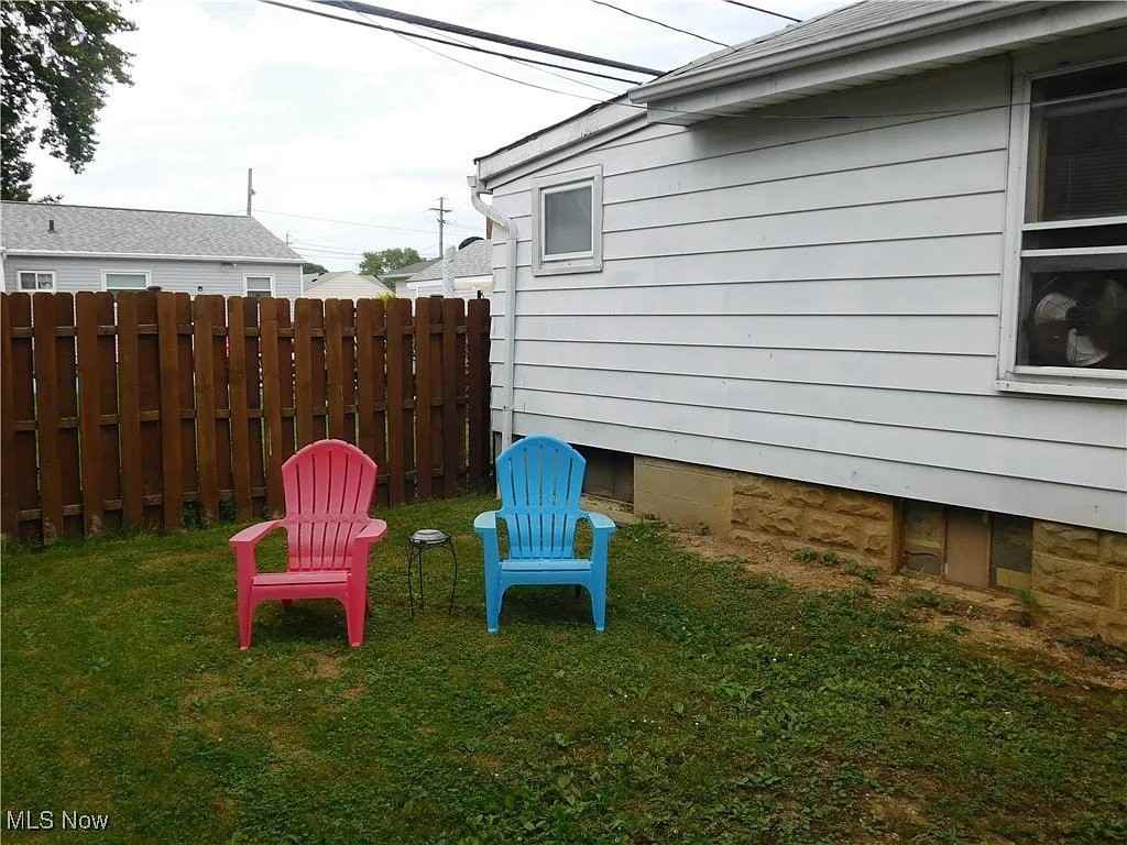 30051 Regent Rd - Photo 4 of 6