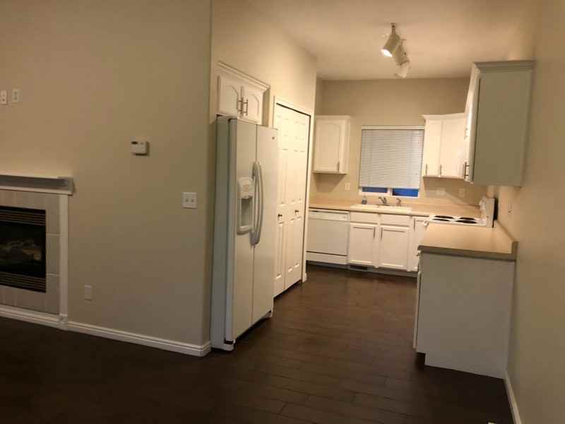 10828 S Wynview Ln - Photo 5 of 50