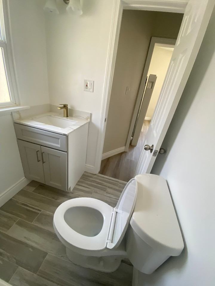 6127 Linden Ave #C - Photo 6 of 12