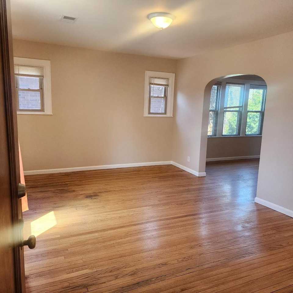 3452 Devonshire Rd - Photo 3 of 10