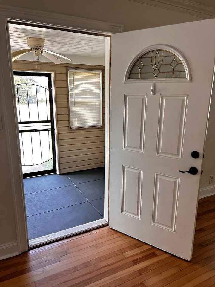 511 W Little Creek Rd - Photo 3 of 28