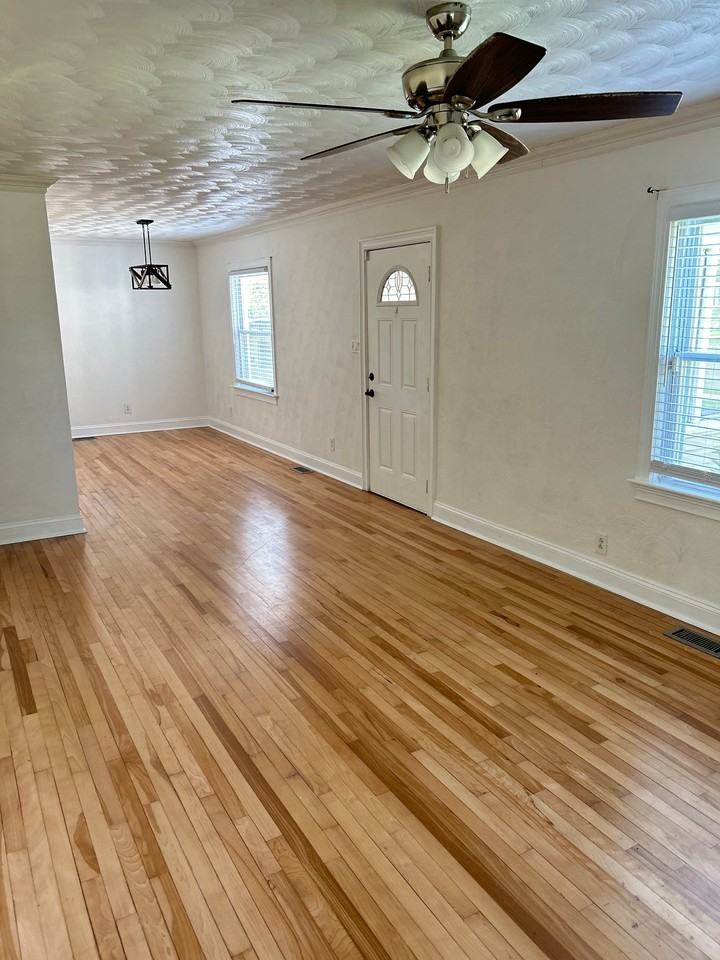 511 W Little Creek Rd - Photo 5 of 28