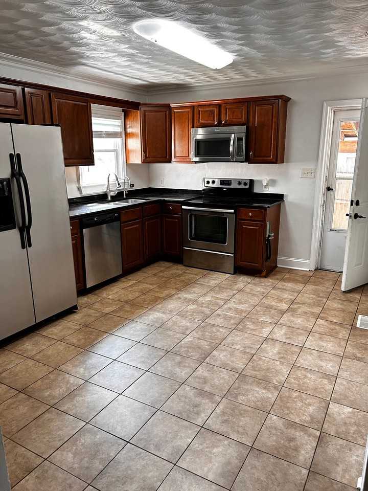 511 W Little Creek Rd - Photo 6 of 28