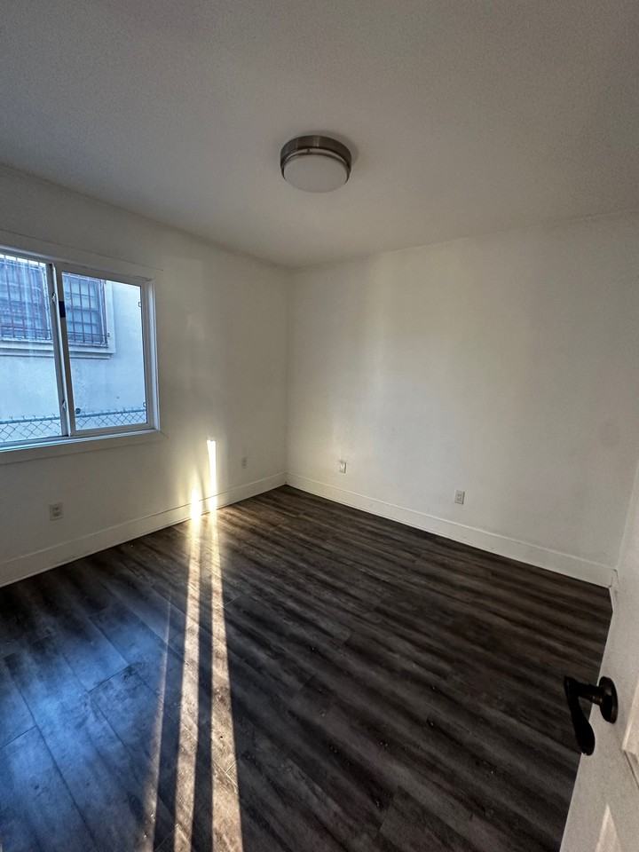 4126 Perry St #A - Photo 3 of 6