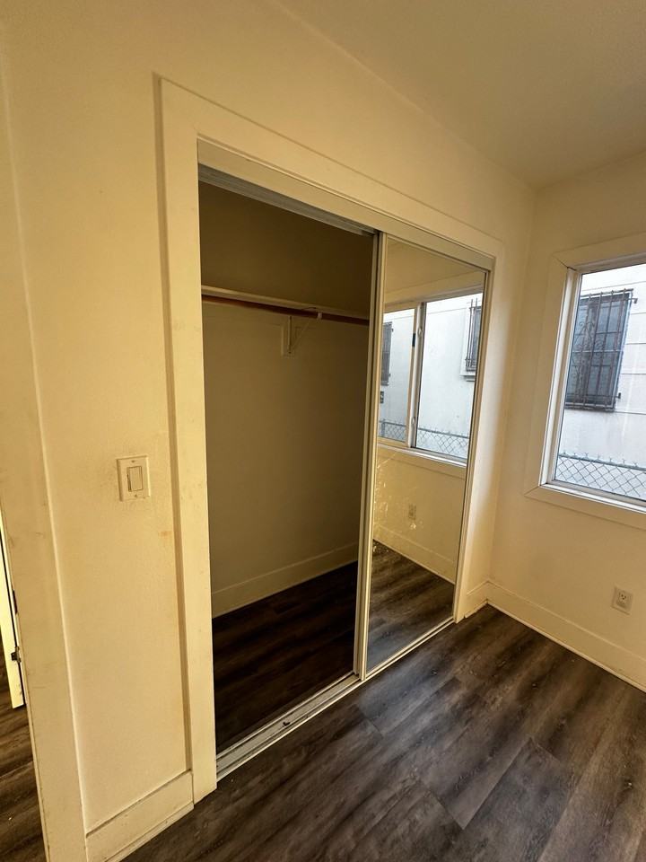 4126 Perry St #A - Photo 5 of 6