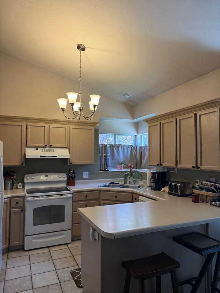 8816 Sw - Photo 2 of 13
