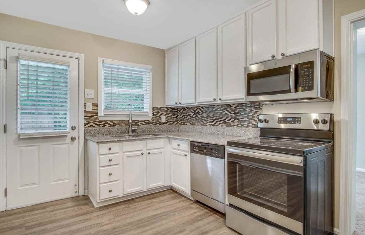 2413 Ben Hill Rd #C10 - Photo 4 of 11