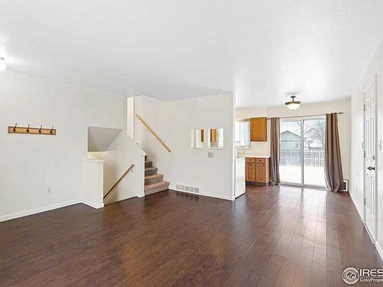 917 Nantucket St - Photo 5 of 24