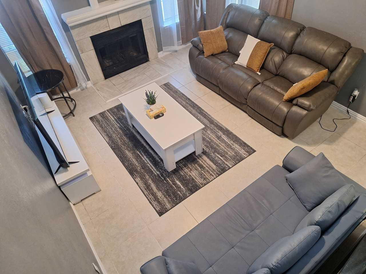 2123 Chatham Square Ct - Photo 3 of 12