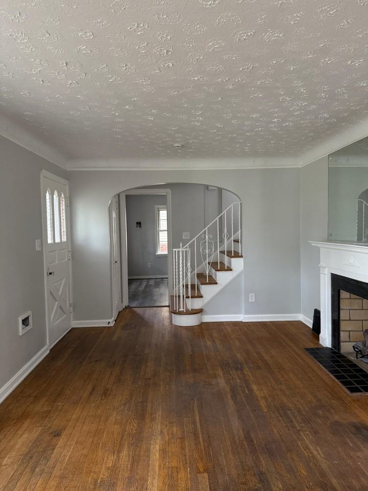 9704 S Highland Ave - Photo 6 of 12