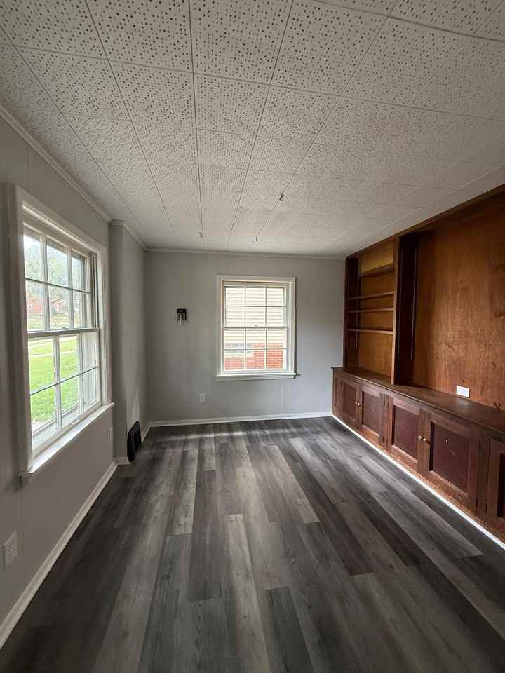 9704 S Highland Ave - Photo 7 of 12
