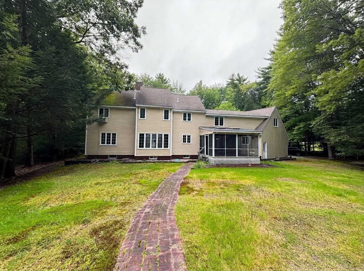 62 Hearthside Cir - Photo 2 of 18