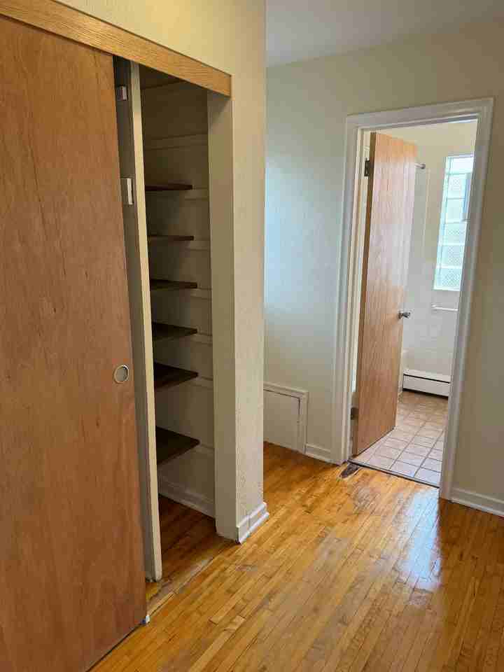 880 Cleveland Ave S #7 - Photo 7 of 10