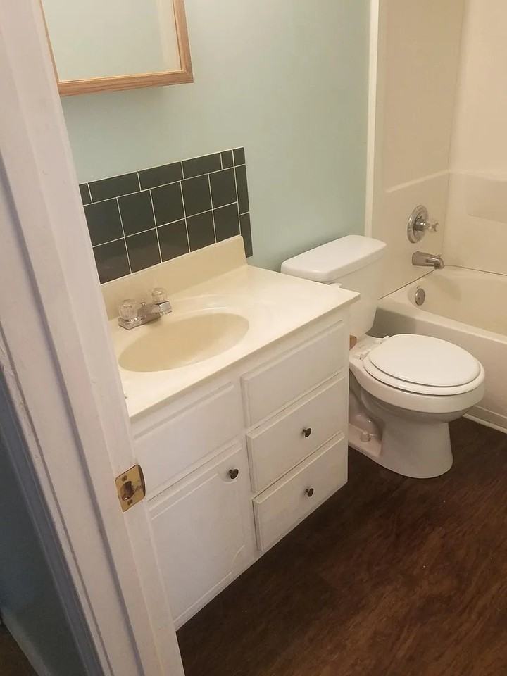 311 E 148th St S - Photo 5 of 8