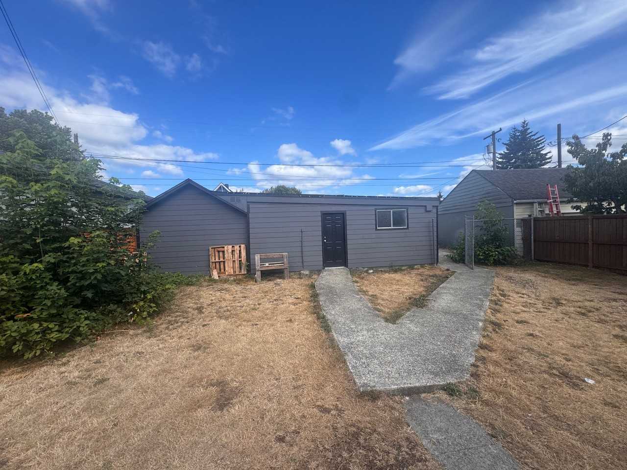 824 G St - Photo 4 of 41