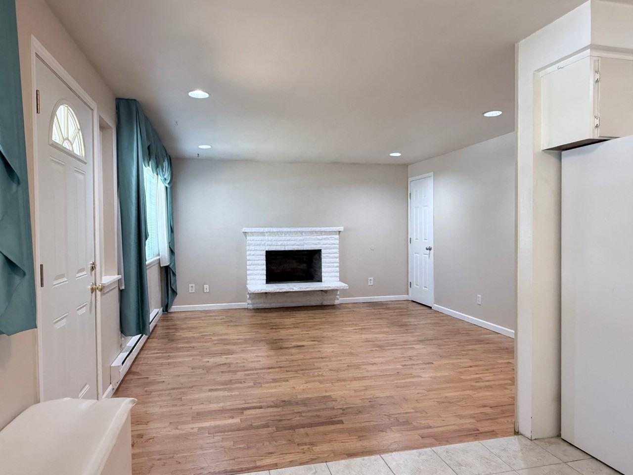 5622 202nd St Sw - Photo 4 of 14