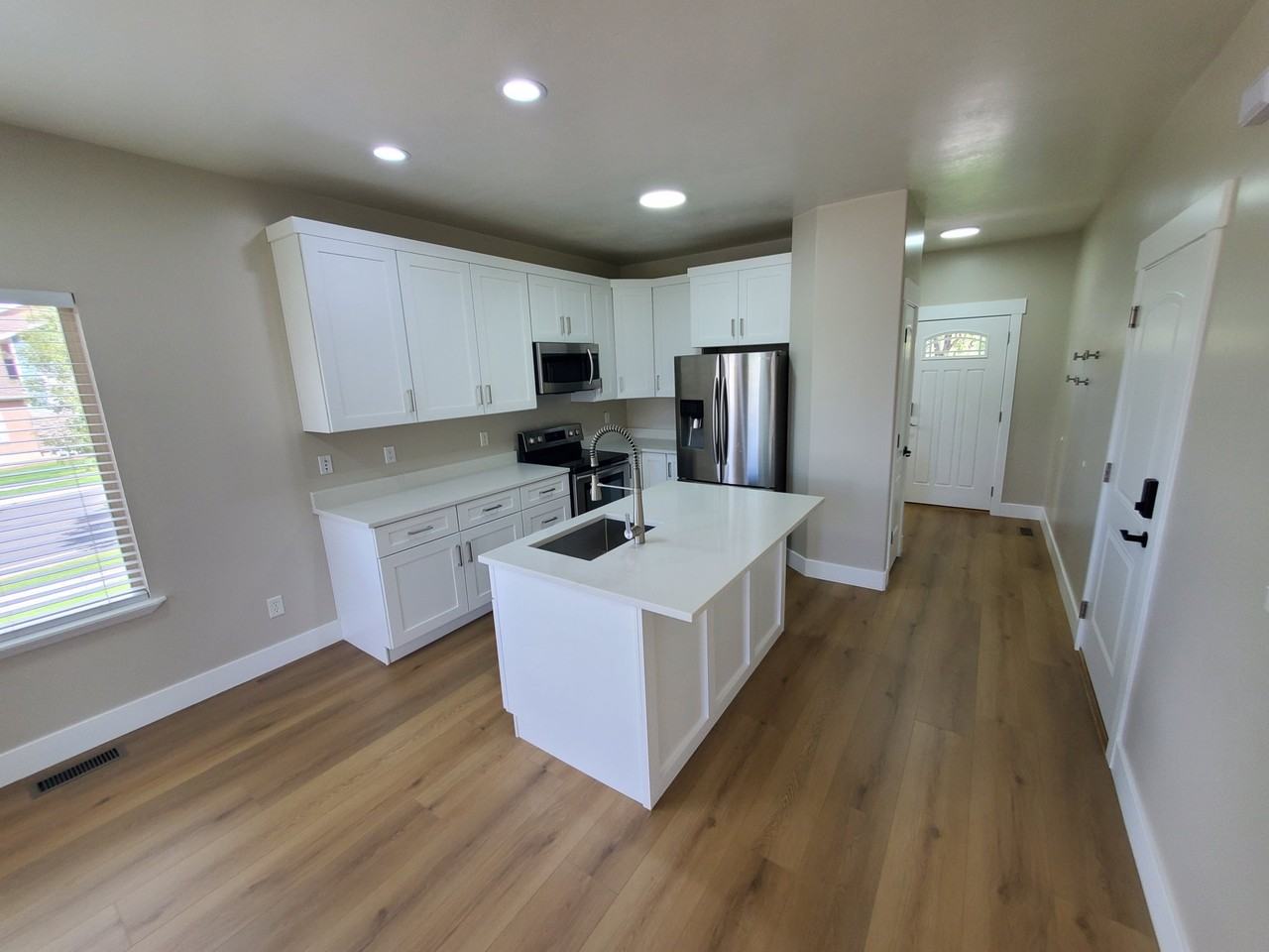 14558 S Pebble Rose Dr - Photo 3 of 20