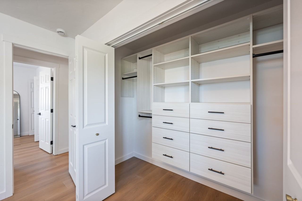1235 Nw Hartford Ave #1 - Photo 5 of 18