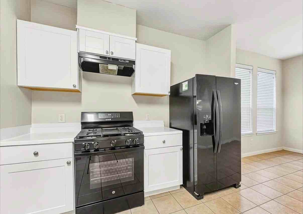 2060 W Roeser Rd #97 - Photo 3 of 8