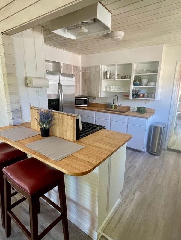 1335 Nw Harmon Blvd - Photo 3 of 14