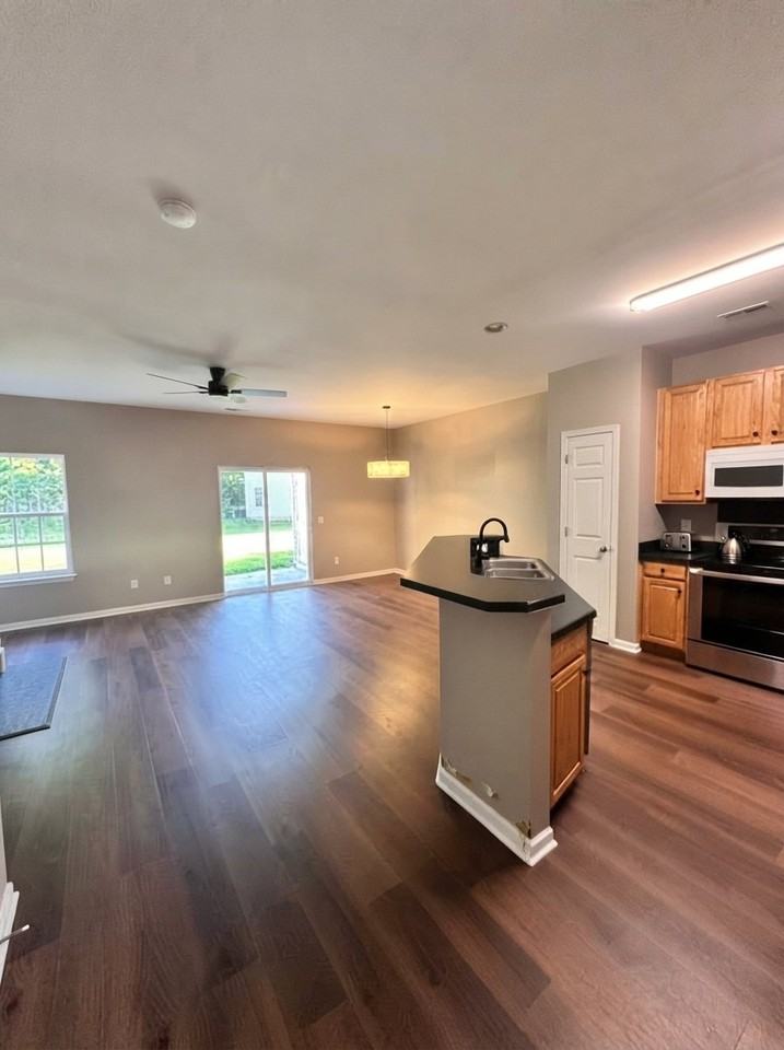 1245 Liberty Bell Ct - Photo 5 of 12